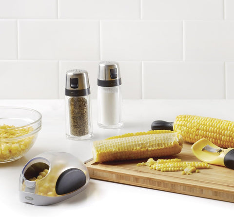 OXO Good Grips Salt Shaker – Clear/Silver
